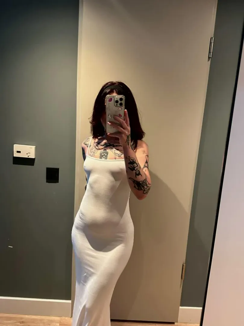 Imagine this hot body closely and tightly against yours posted by DramaticMia