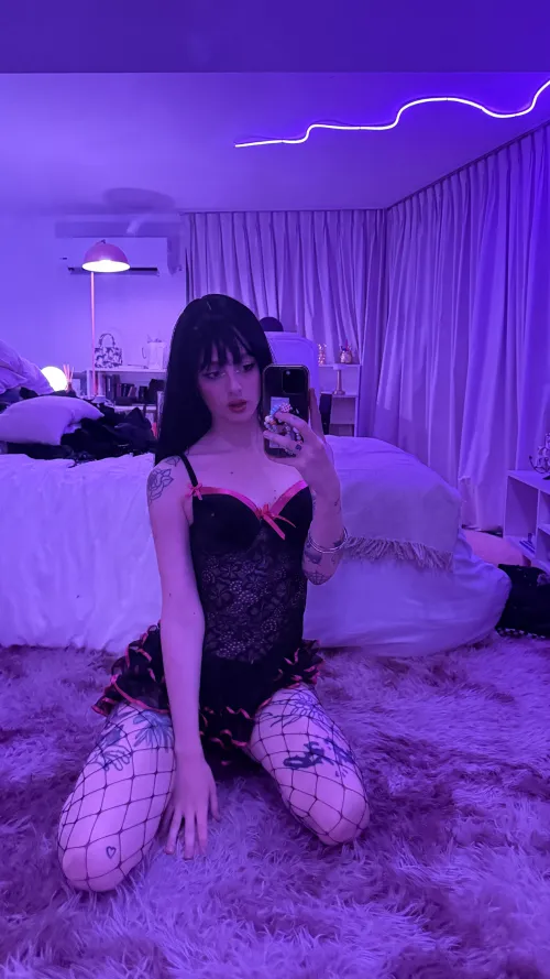 In a mood n cant host, any locals? - lnstta: lunaorvyn by hauntao