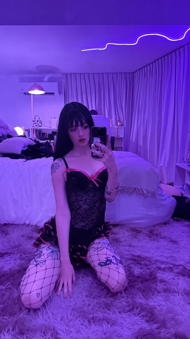 In a mood n cant host, any locals? - lnstta: lunaorvyn posted by hauntao