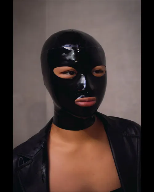 In frame: Vea Rouge by Silhouette_Project