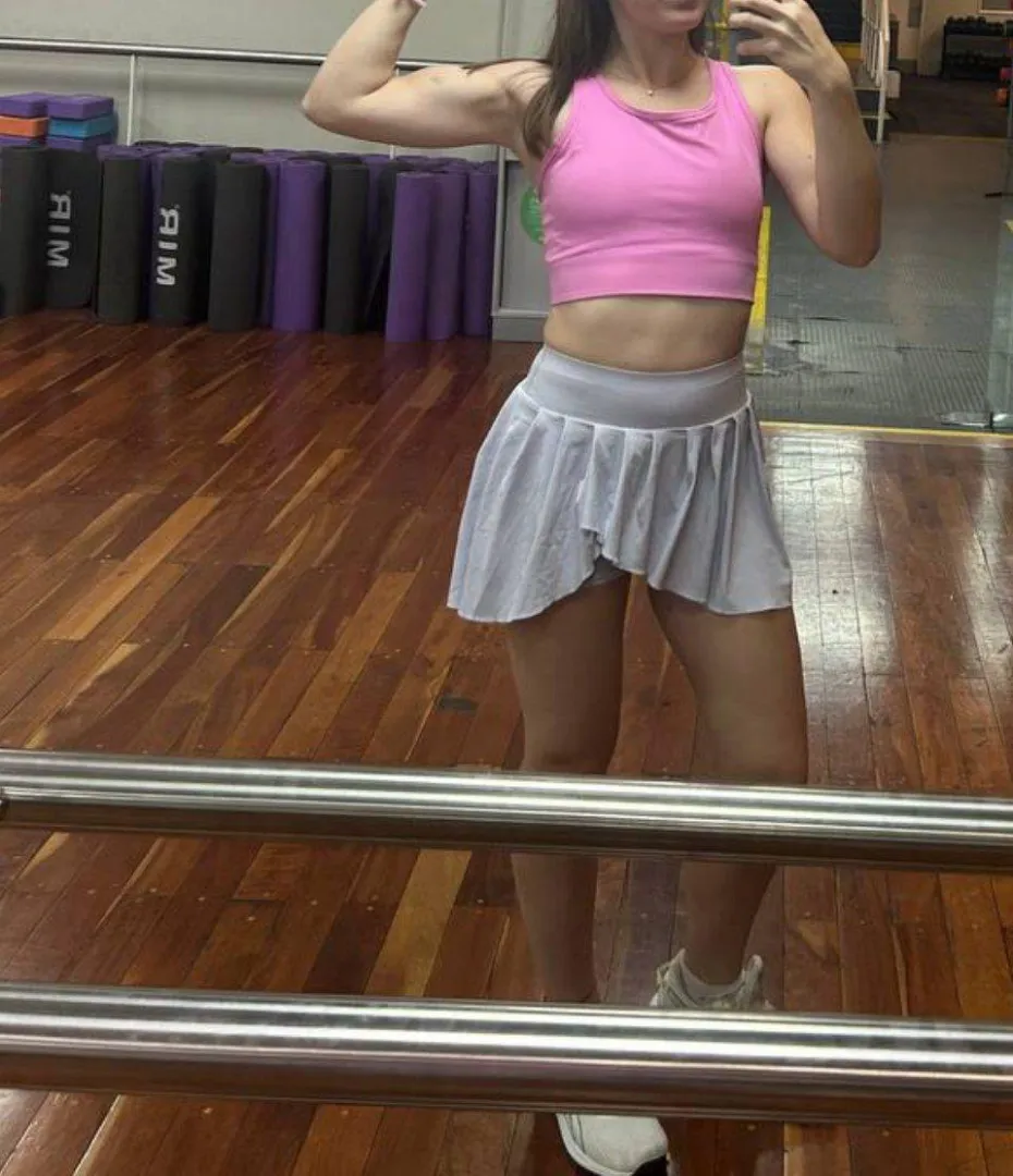 In love with how my biceps are growing (oc) posted by juanitaxsdoll