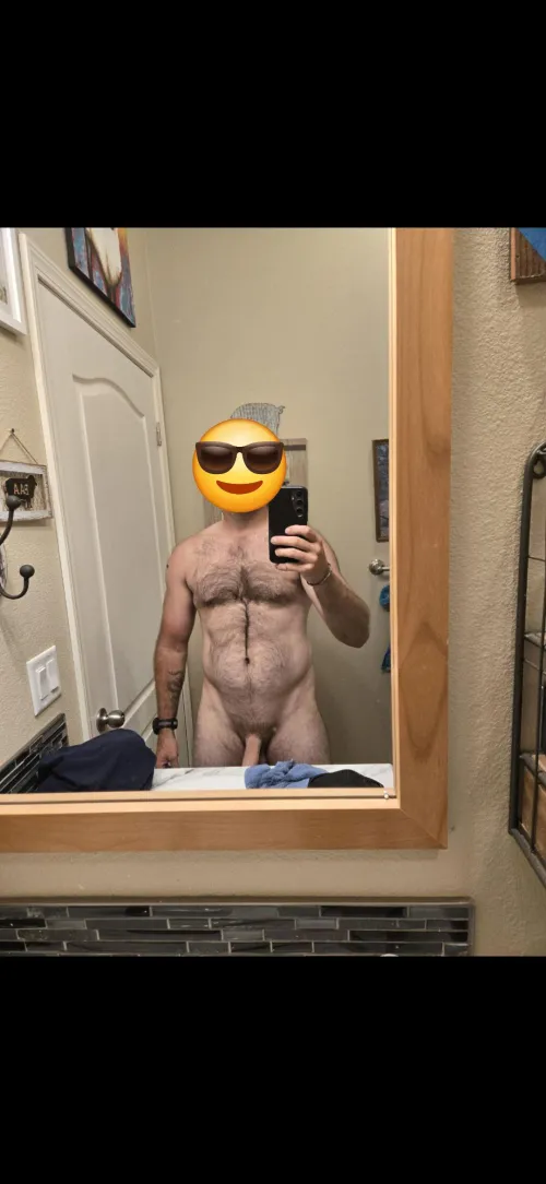 In Newport for a week. Looking for couples or women. by Whiskeyhelps199