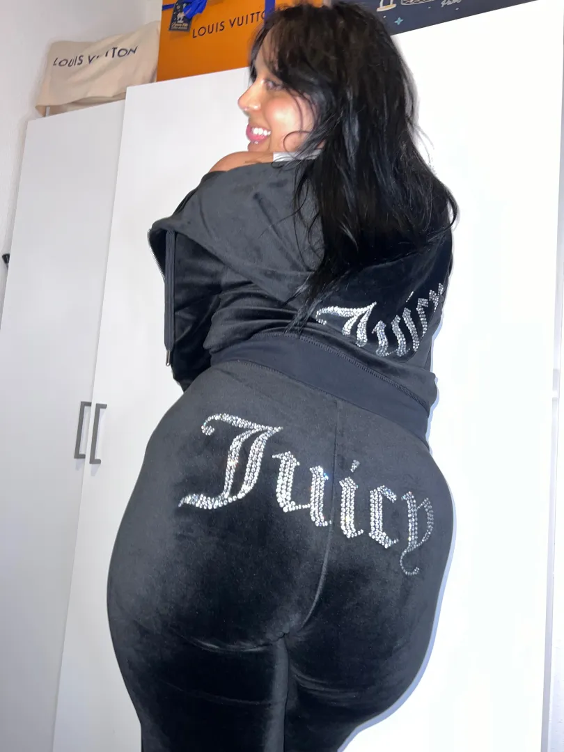 Innocent on the outside, deliciously wicked on the inside posted by Galadriel69_