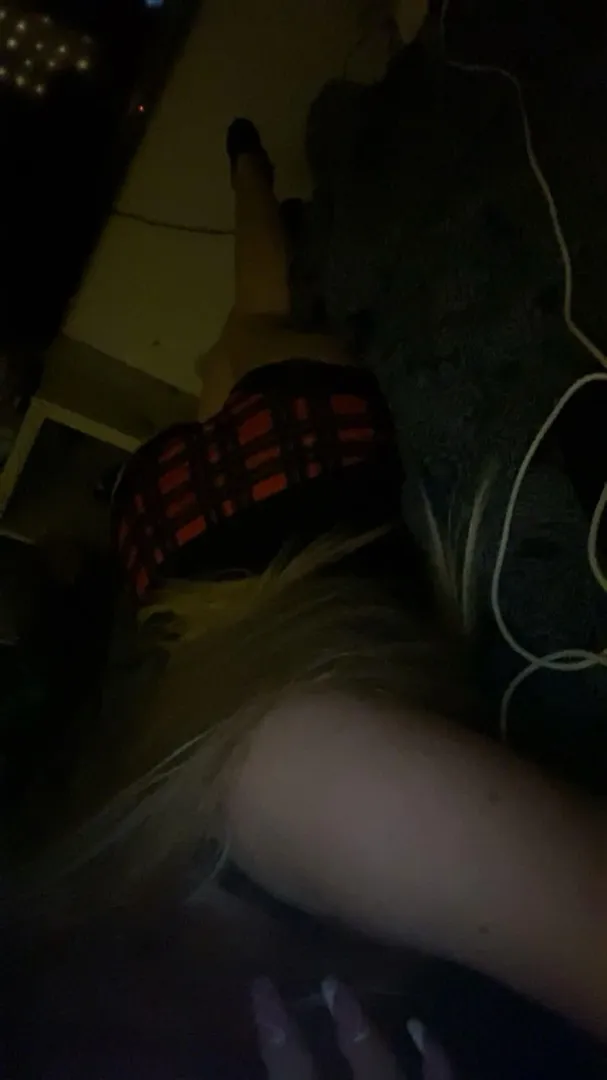 Inte bara jag som e vaken o kåt eller? ge mig en pil upp så jag kan skicka något snuskigt till dig i  posted by Zeldaaa08