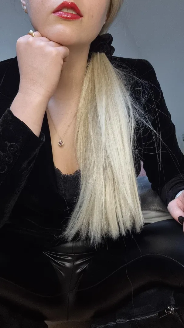 Intentions are cheap. Payment is precise. That’s why I only listen to one. posted by OhlalaOxana