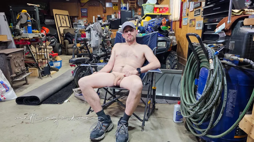 Interested in meeting other nudists. by Gam3r-Geek