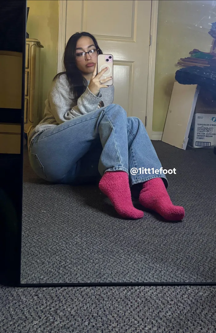 Into my feet? posted by 1itt1efoot