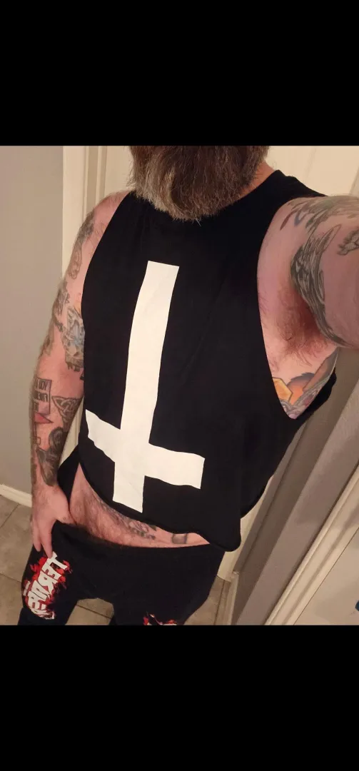 Is a dad bod in a crop top considering sexy around here? posted by Daddy_Gloom