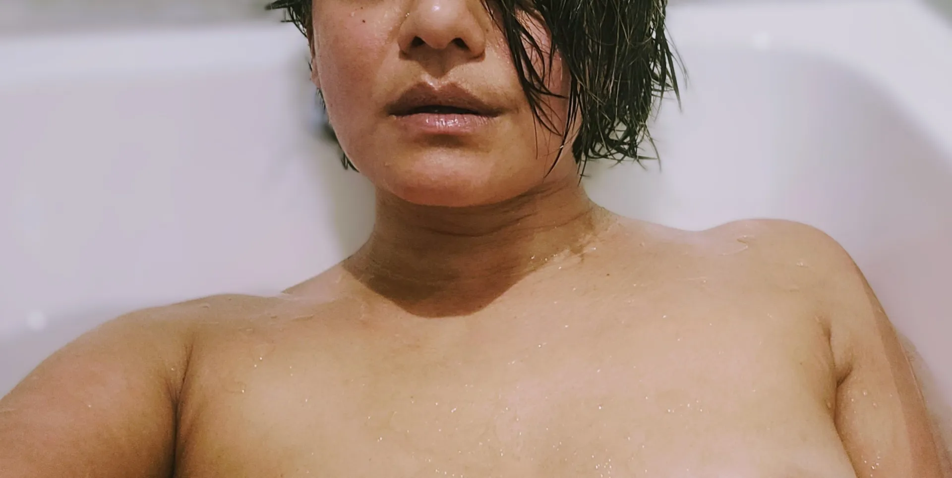 Is it me or is it hot in here?  posted by SheWolf_InYourCloset