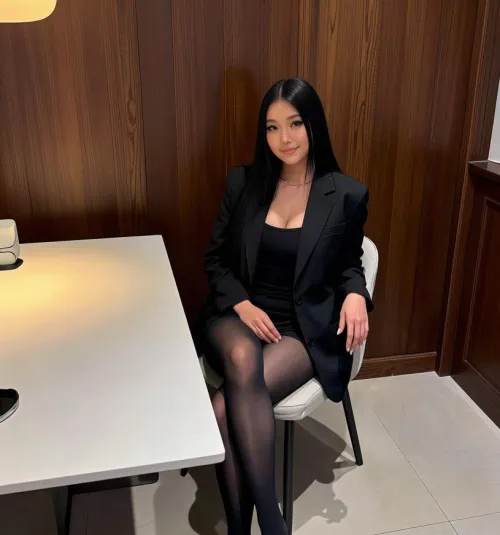 Is it okay to wear stockings on a first date? by c0nstancepebbles