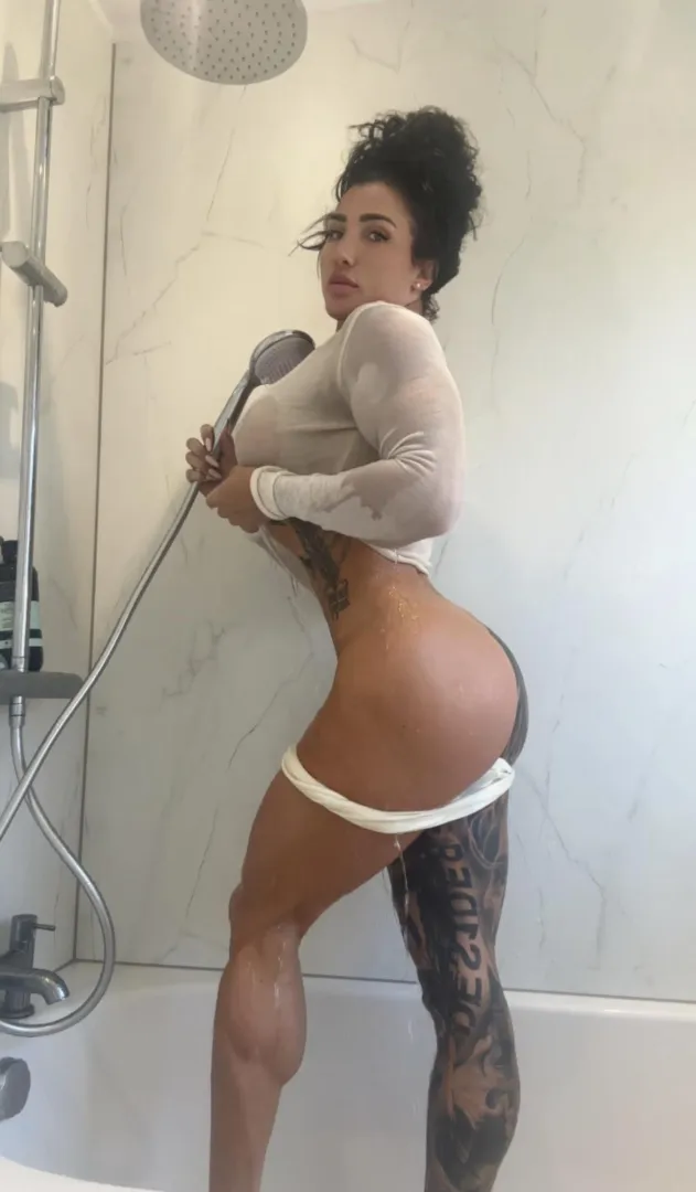 Is my gym body beautiful or ugly posted by Sweet_Sirenxx