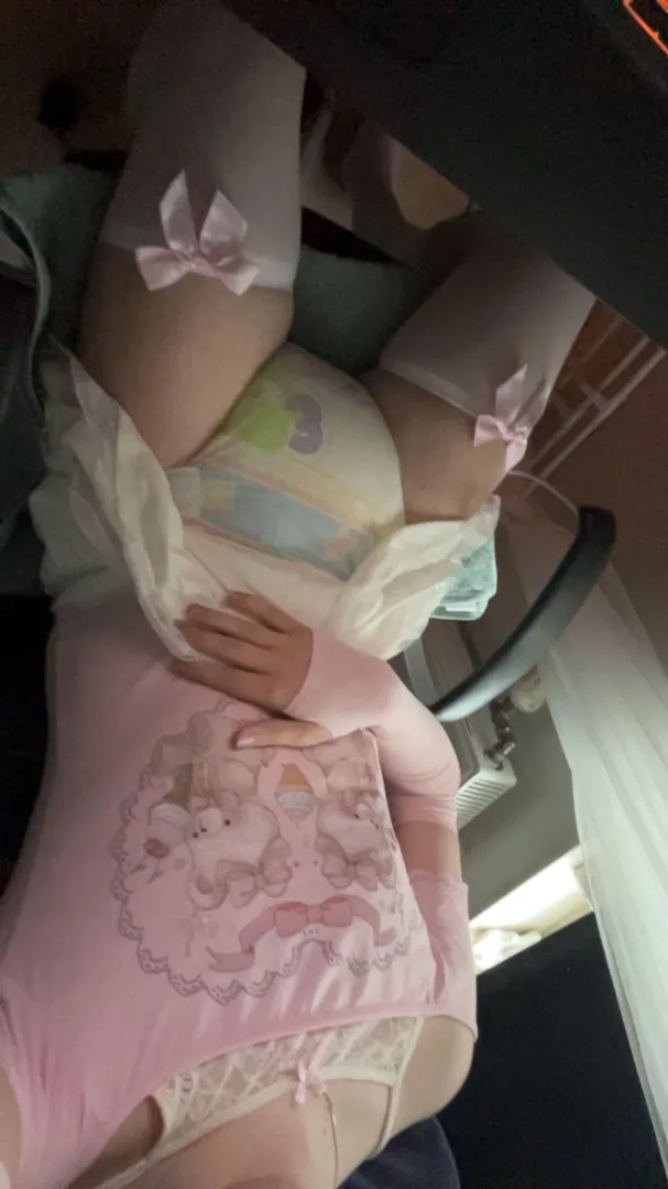 is my outfit cute? :3 posted by femboylucas