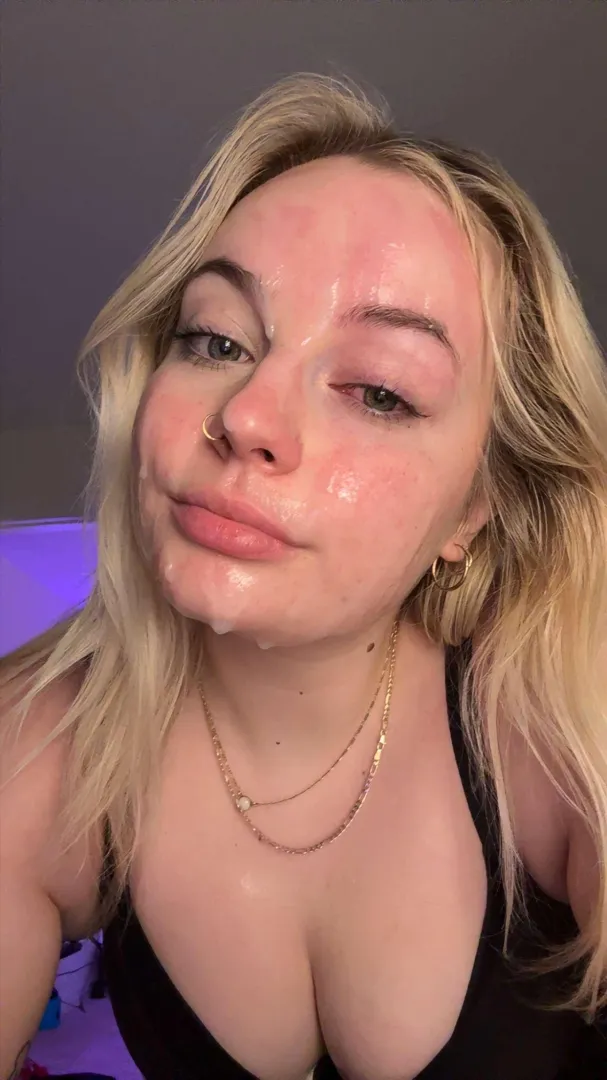 Is that cum in my eye posted by Margot_robbiexo
