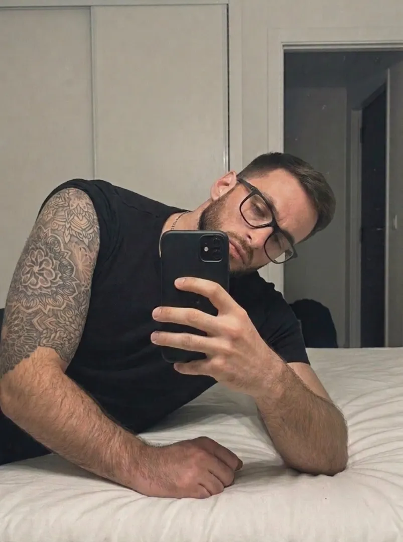 Is there any lackey who believes himself worthy to serve me? posted by dewolfbenjamin