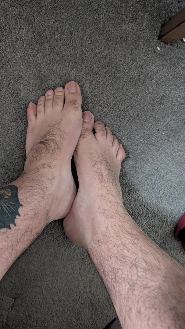 Is there any love for thick tattooed men with hairy feet? posted by No-Asparagus-4886