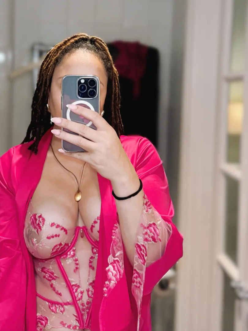 Is there anything more relaxing than playing supermarket sweep with a man’s credit card? Pure bliss. I slept like a princess and awoke with the same cold indifference to any man who doesn’t spoil Me. While I’m trying everything on today, you’ll b posted by Big_Natural_5550