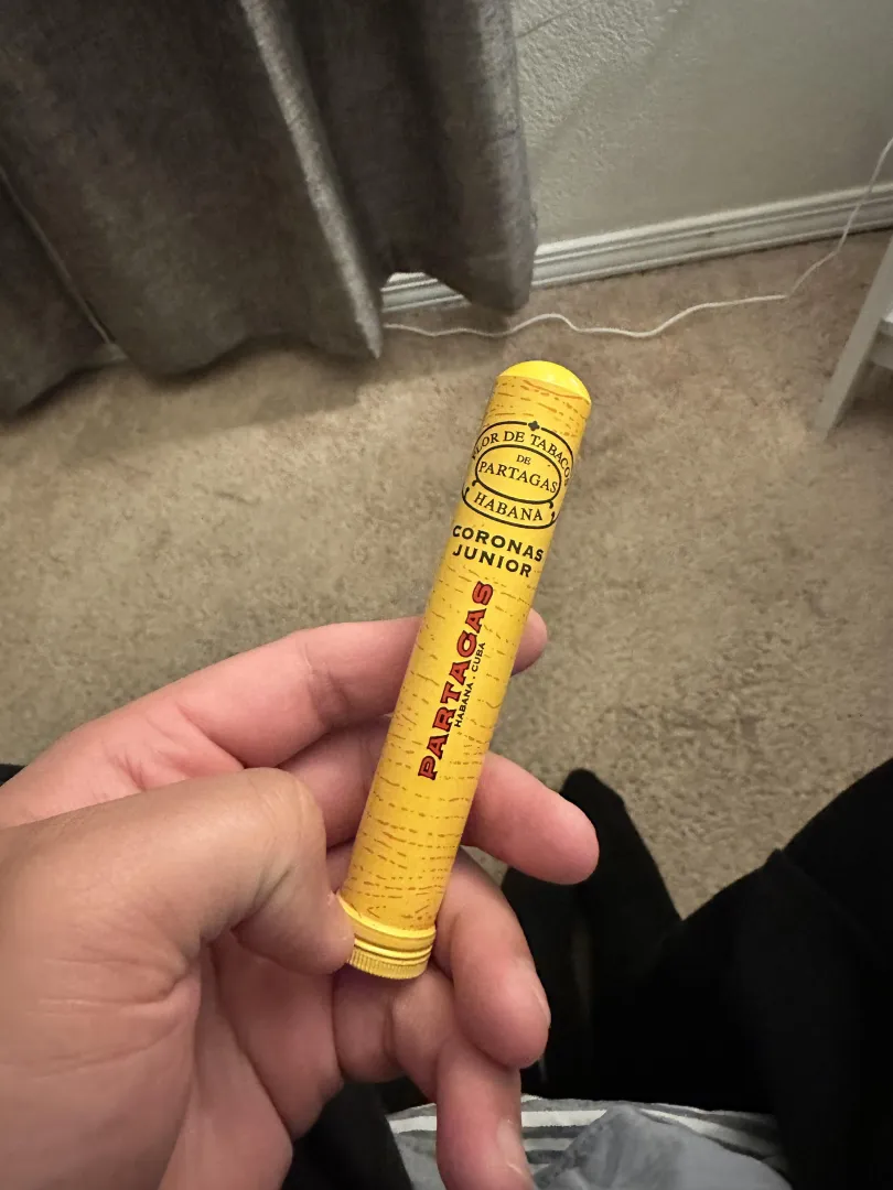 Is this a real Cuban cigar. posted by AIRBNB369