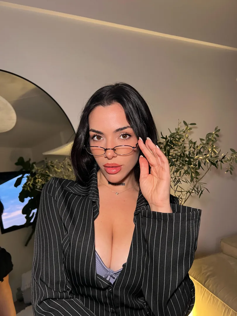 is this outfit office appropriated? posted by xCrystalLove