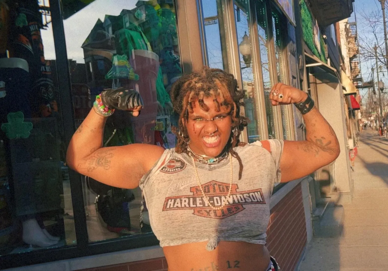 is this reddit muscle dyke safe?  posted by c0rs000