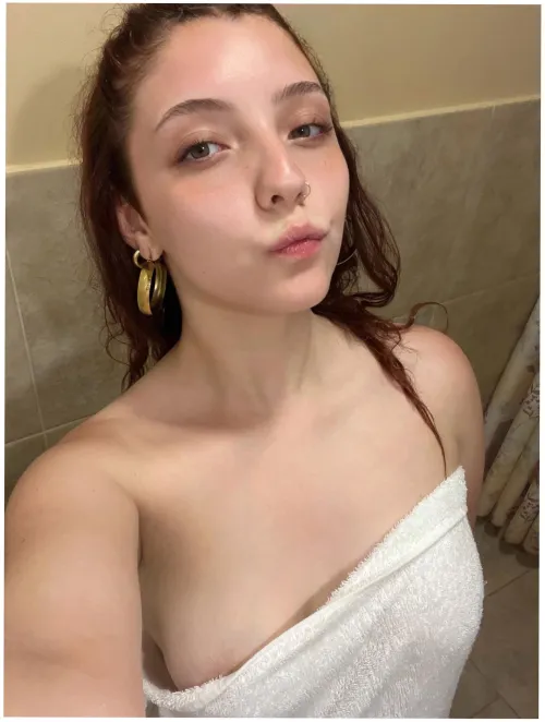 Is this what barely legal is supposed to look like [18F] by InnocentLustx