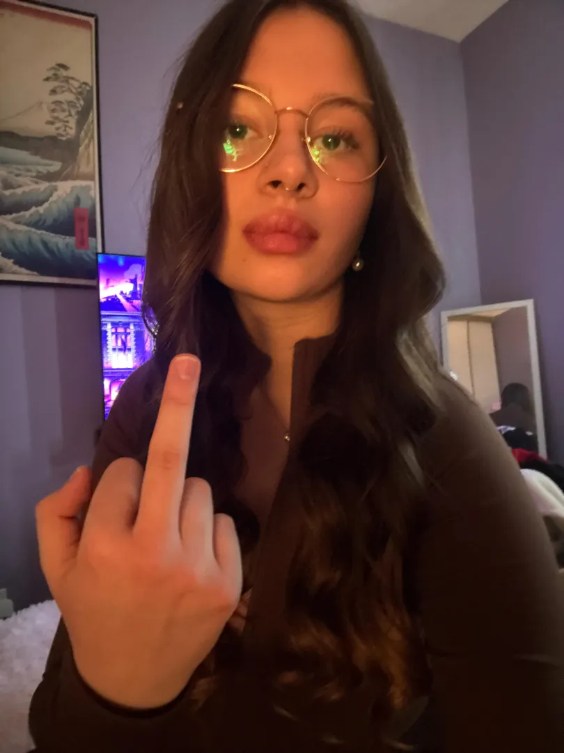 isn't this finger so.... triggering?  posted by Fun_Bus9676