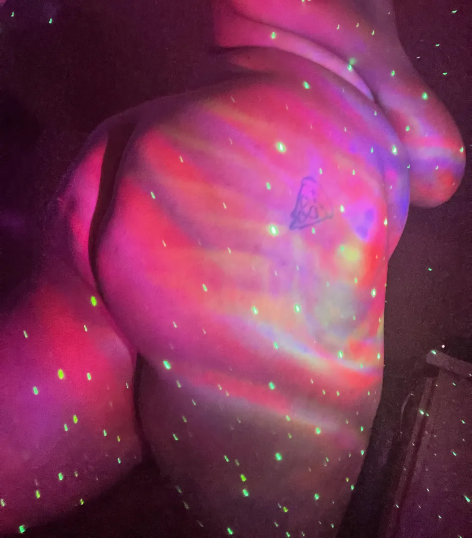 ISO hung daddy/Top 4 vibes and all day hangout posted by Smart_Story8739