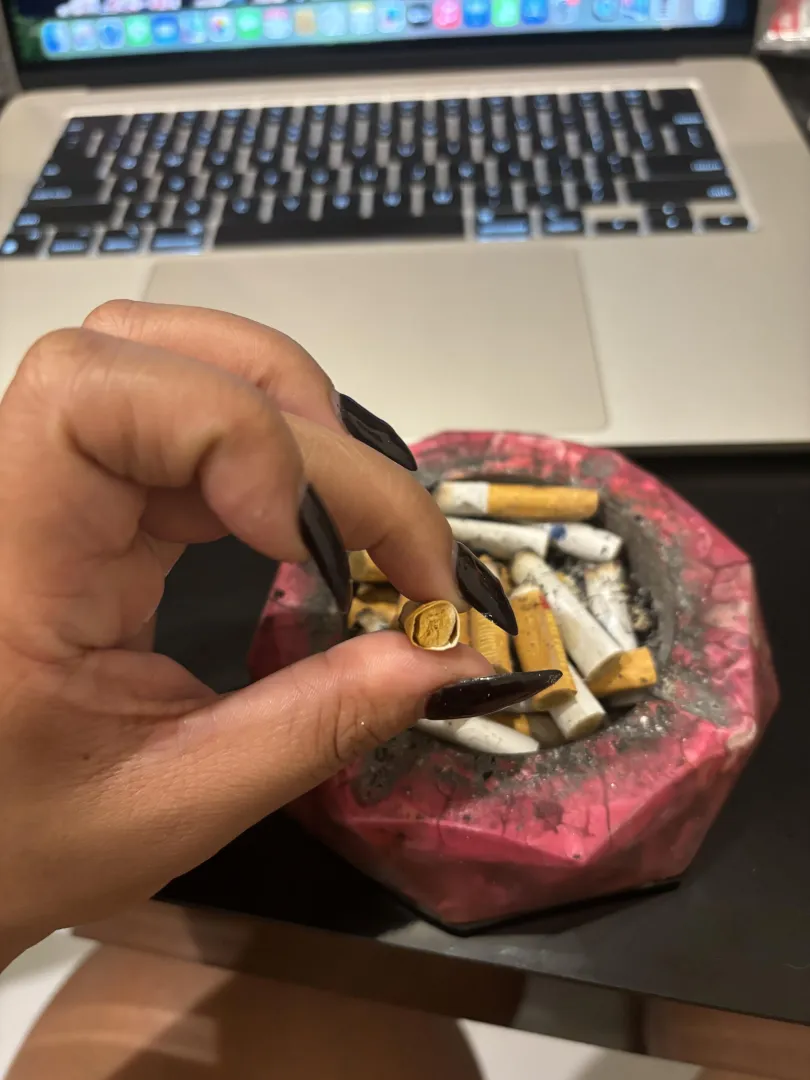 it always fachinate me, the white filter turning dark after we smoke those cigarettes. posted by Careful-Skin-2876