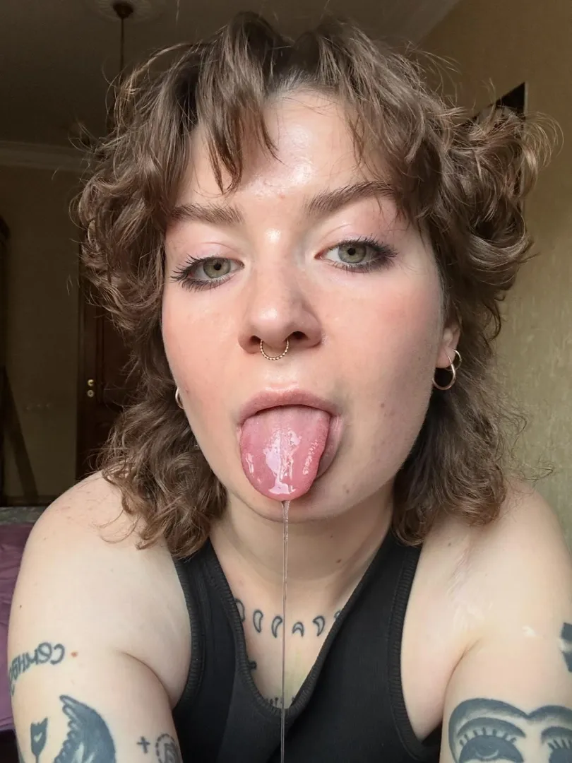 It makes me feel horny too  posted by feetyourlick