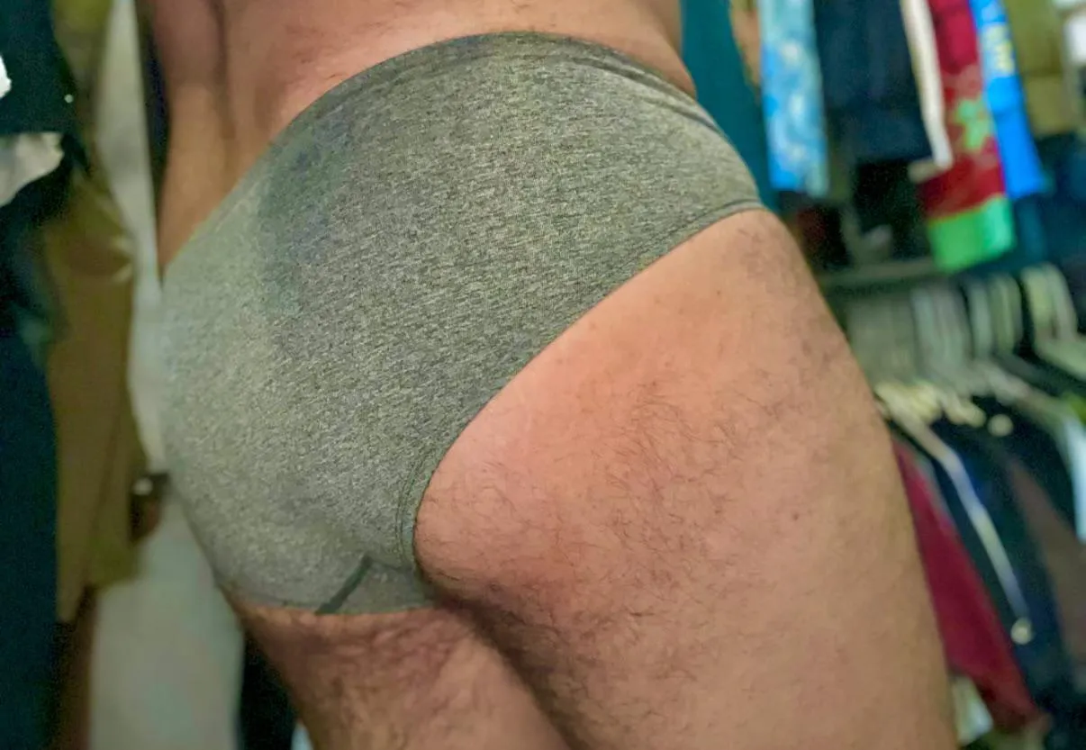 It was a simple Gray, kinda day. Hope I don’t disappoint  posted by Brandi_Basic