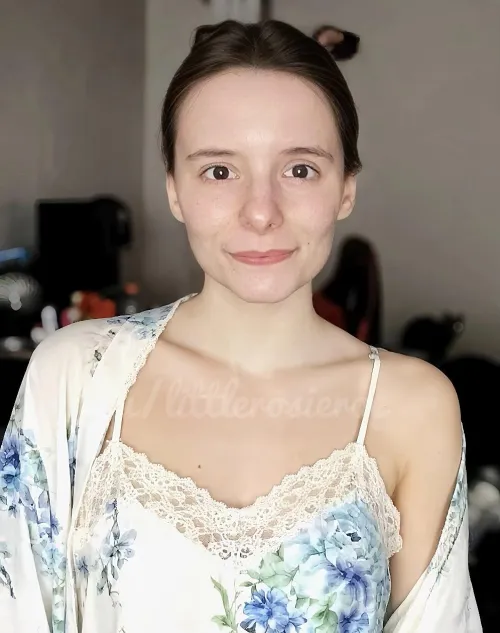 It’s a “lay down and relax while online shopping” kind of day. by littlerosieroe