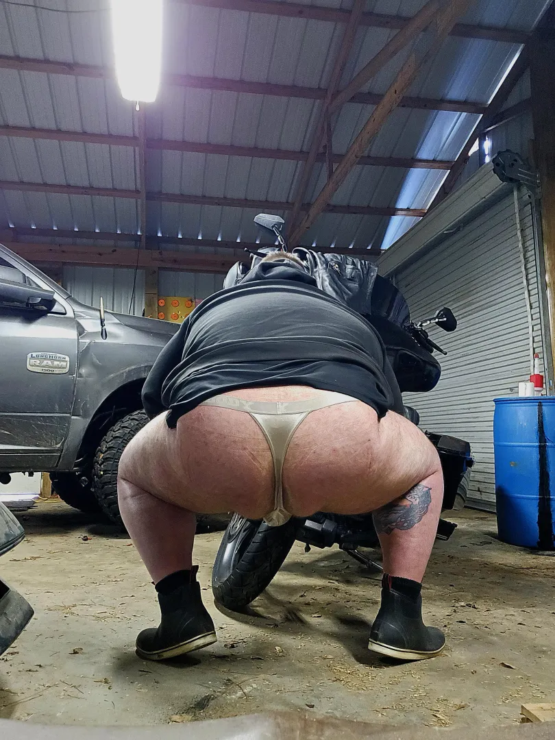 Its a lil chilly in the shop posted by temptingbeard