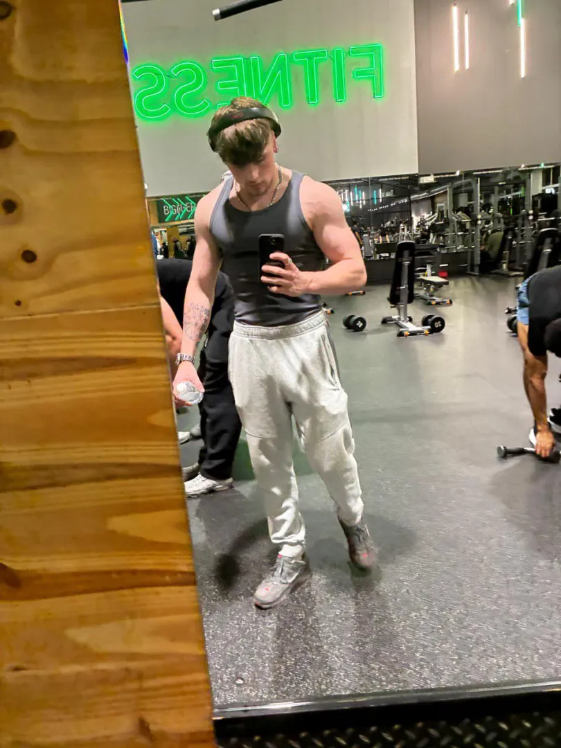 it's almost valentine's day I need a gym date posted by PinkNWhirl