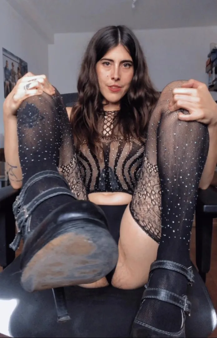 its exciting i must confess, looking at you so weak, begging me to use u, i don't even know if im interested lol. convince me you are worth with a big send. posted by Southern-Deal5821