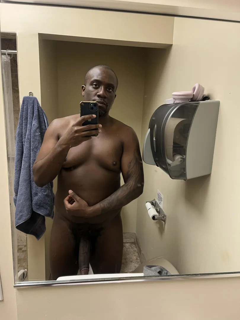 It’s hump day. Where are them breedable bottoms. I got some aggression to release. Give daddy some ass posted by Tekamachi89