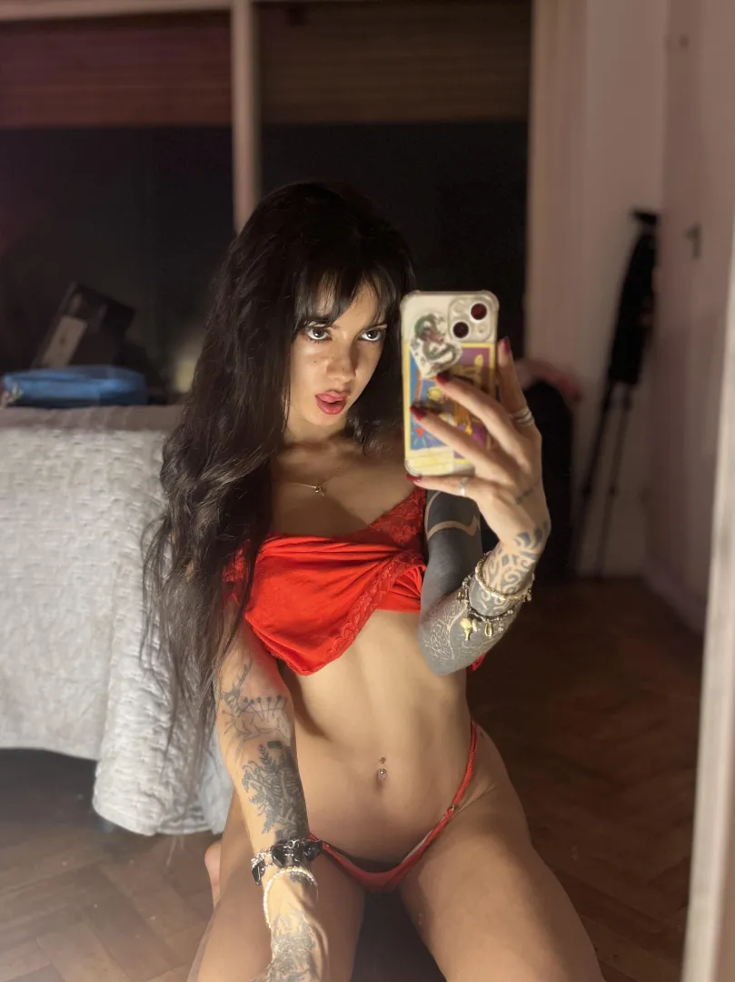 it’s my first post here hi <3 posted by dalyta