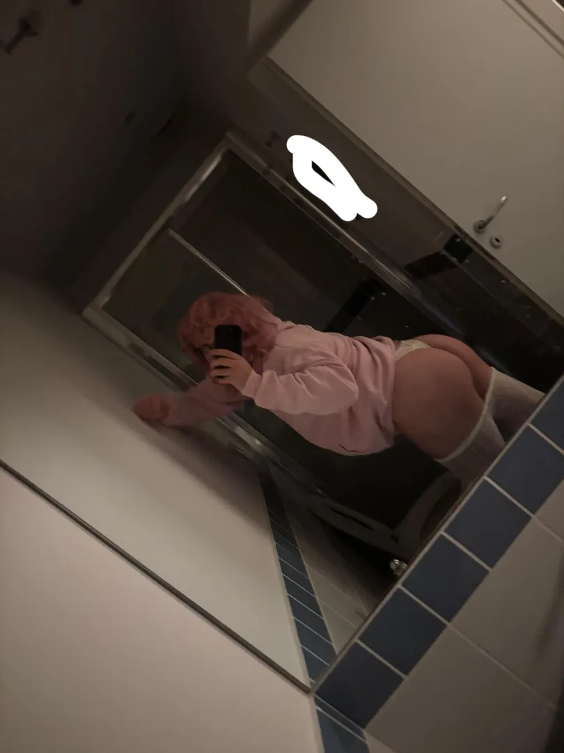 it’s not gay if i look like a girl, right? posted by Ok_University_7585