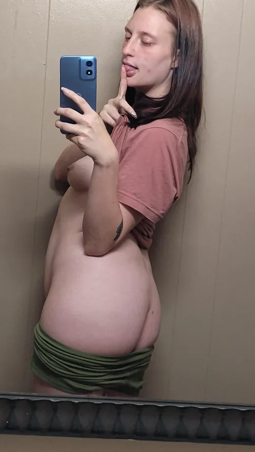 It's not giant but It can still be spanked by Alli_Cat_247