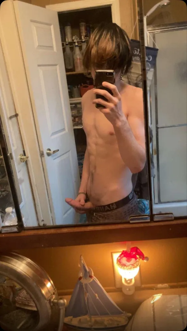 It’s not massive but I can work it perfectly. <3 posted by PlutoIsTheGoat