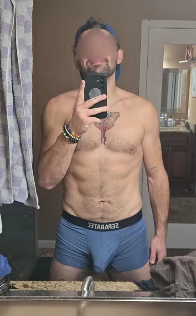 It's tryna pop out posted by shreknitup