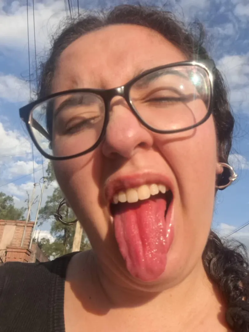 It's very hot and my lips want to get a little wet. posted by fetishbabe_dom