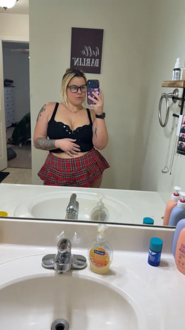 I’ve been a bad girl…where’s detention ❤️ FLW posted by TheJones9094