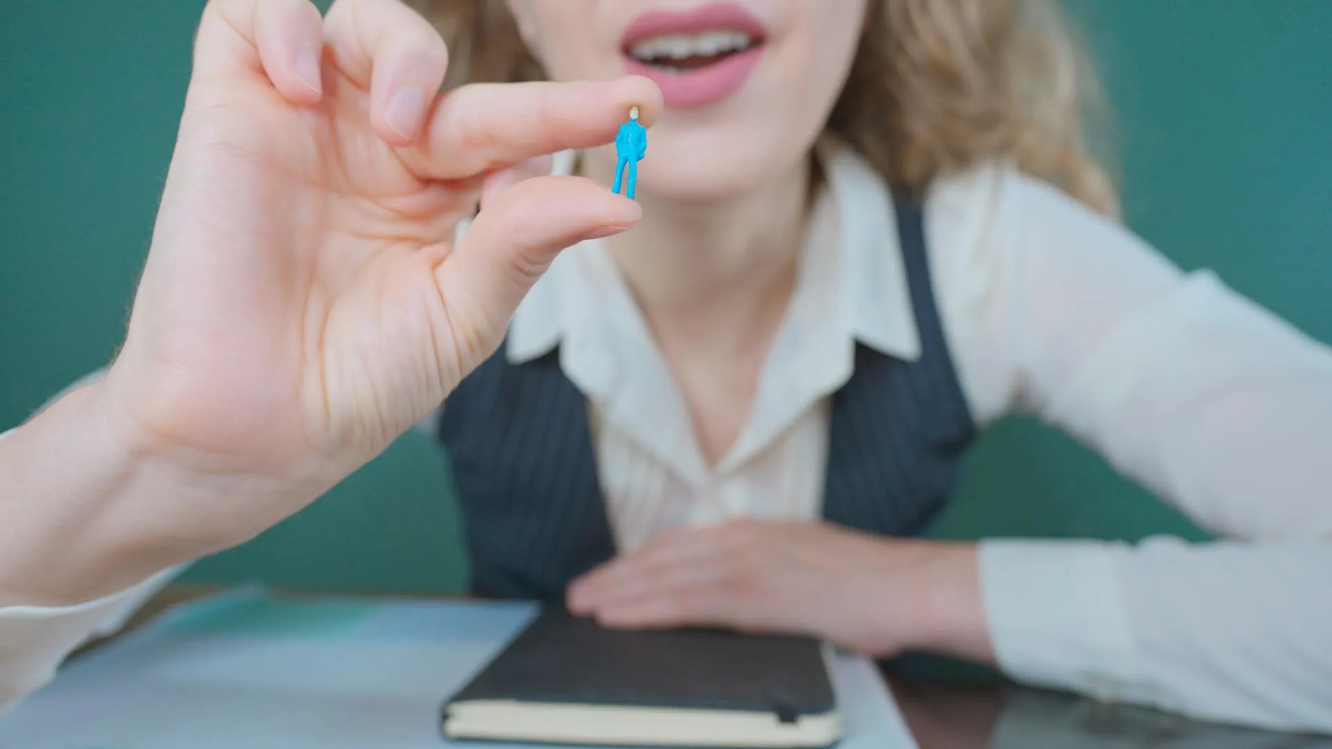 I've shrunk my intern because he was incompetent posted by lararubini