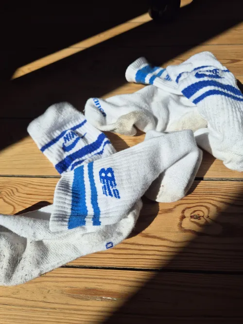 J'ai  dedans by AdamFitSock_Red