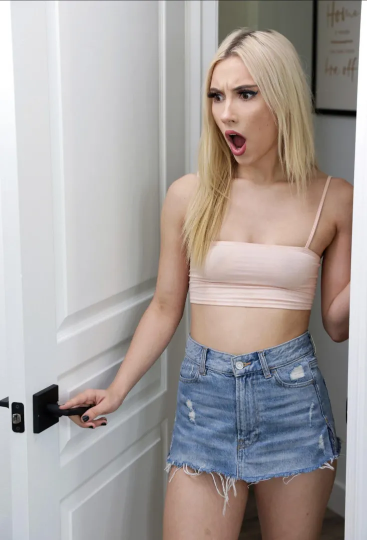 Jazmin seeing a porncock posted by Cautious-Rain-9947