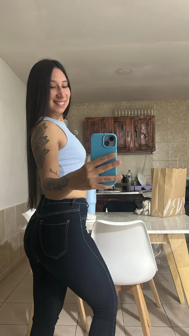 Jeans black or blue? posted by Brendyvip