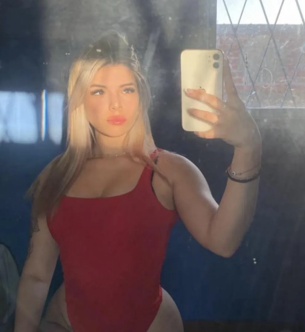 Jessie posted by nikkiestar