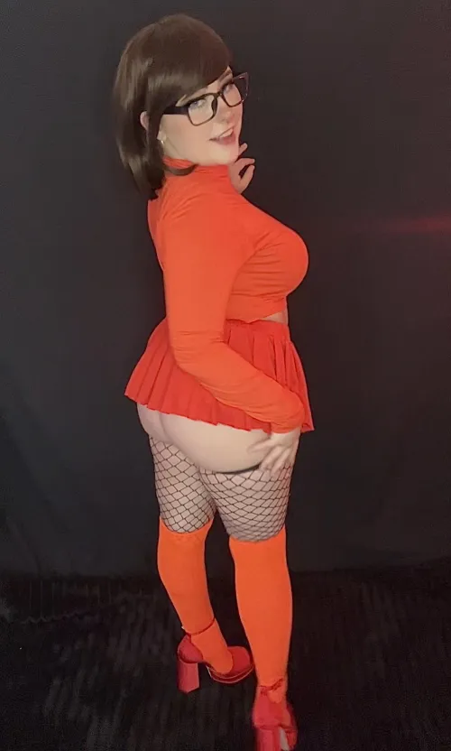 Jinkies! I think my skirt is too short  by Reyrevealed