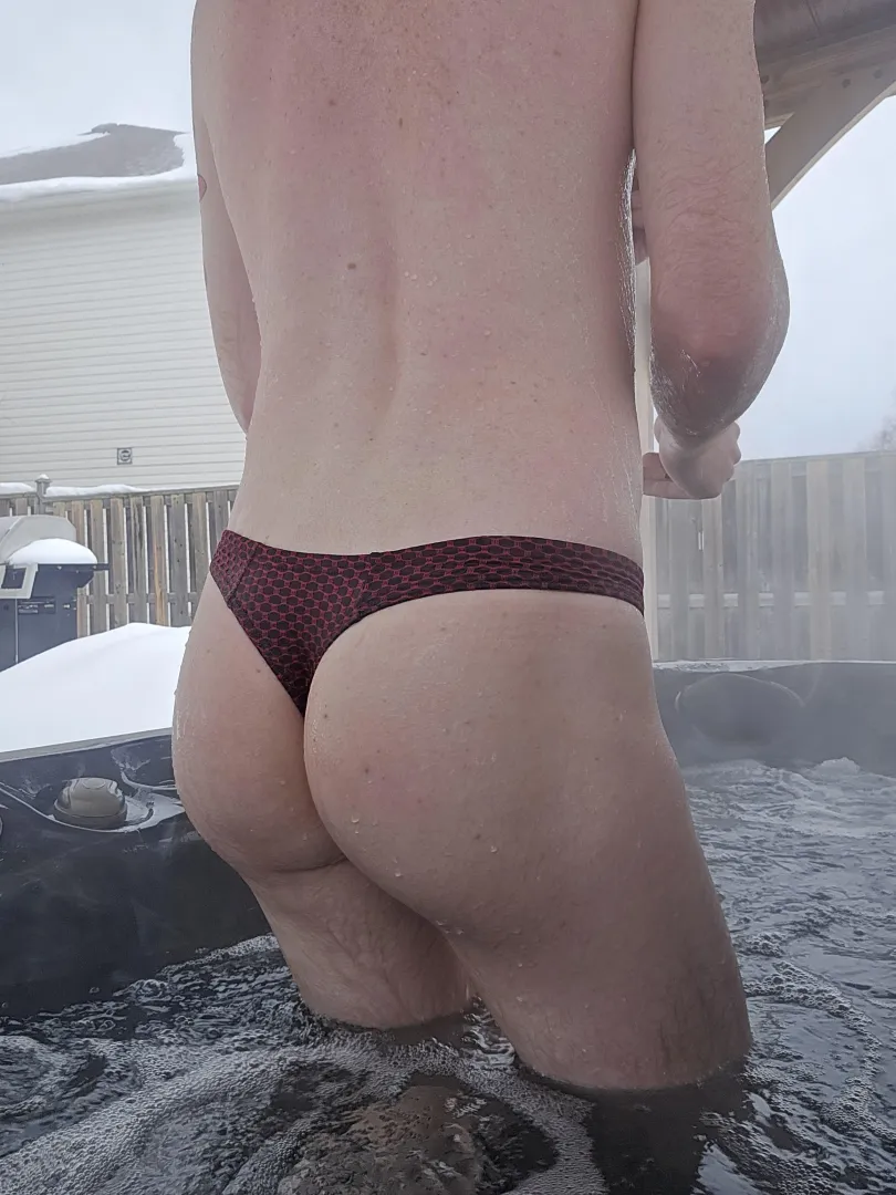 Join me in the hot tub? posted by pantyboy1811