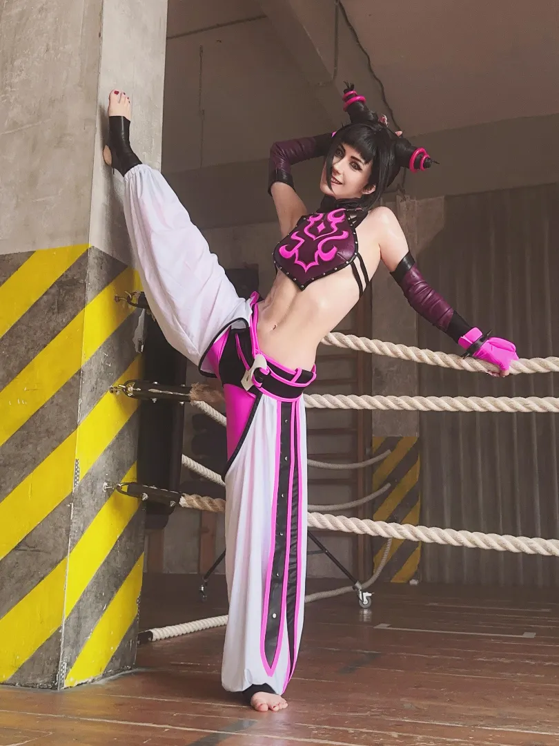 Juri Han cosplay by (Miakanayuri) posted by Miakanayuri