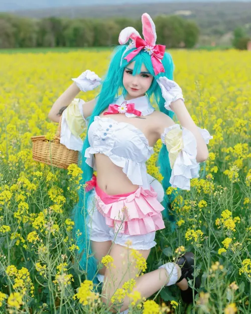 Just a cute bunny hopping around the field by monokiichangf